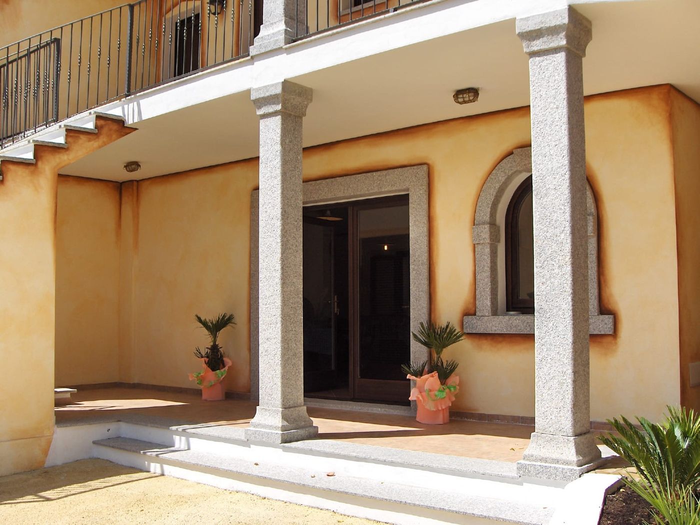 Sandalia-Italy-BADESI-Lobby-8