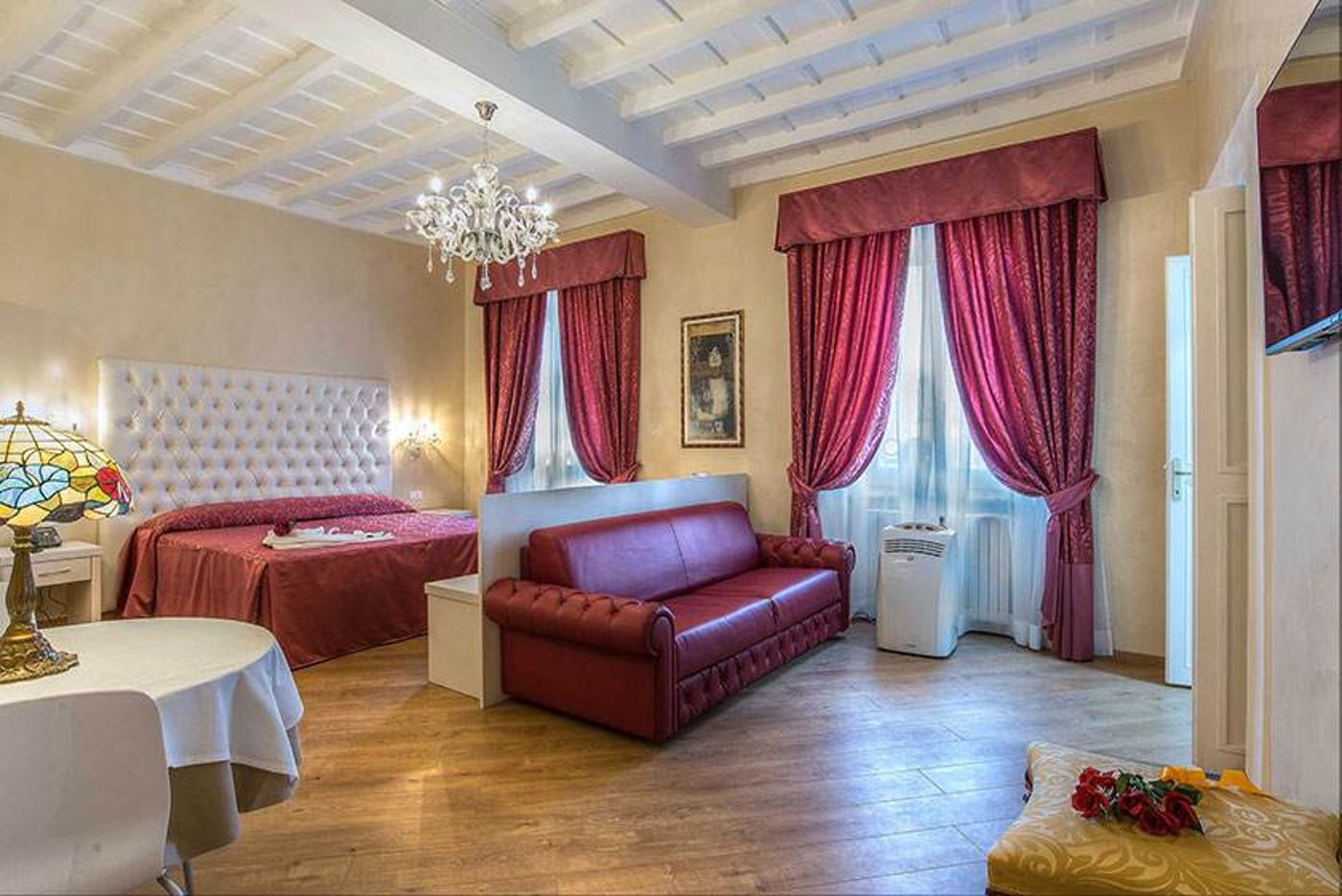 Trevi-Rome-Suite-Room-17