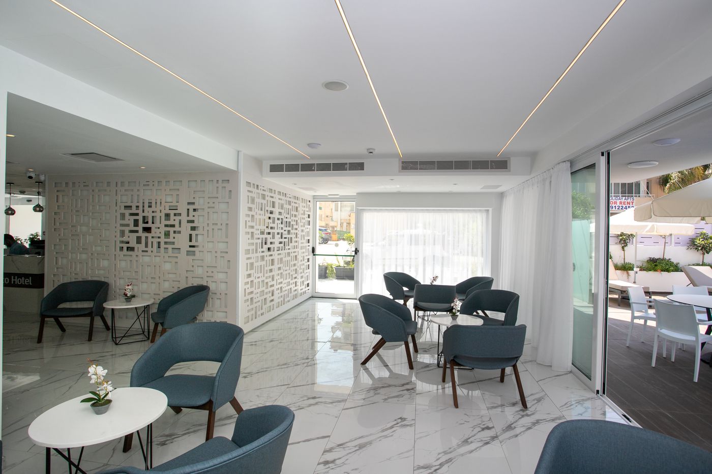 Best-Western-Plus-Larco-Hotel-Bar-34