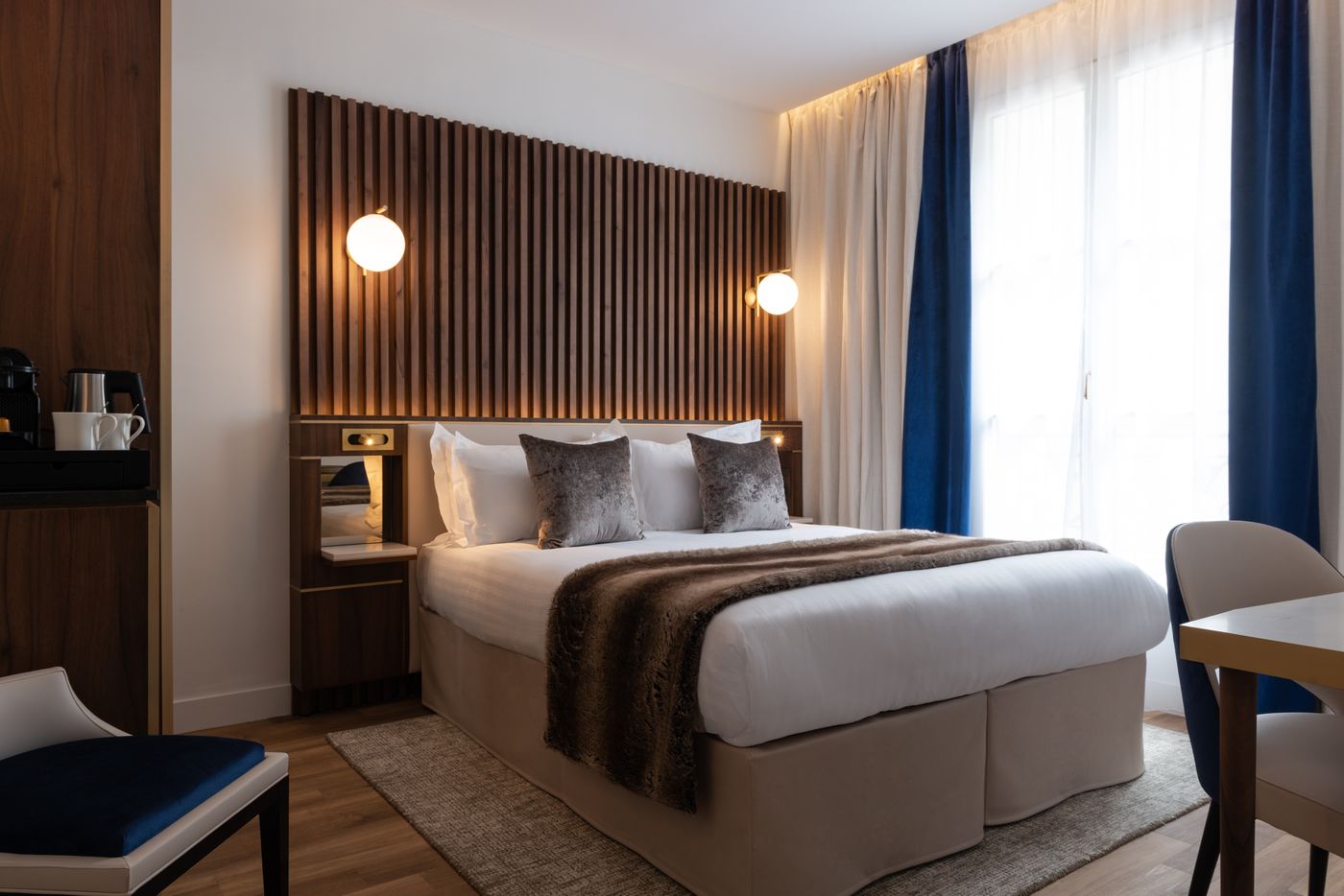 Hotel-Lord-Byron-Room-17