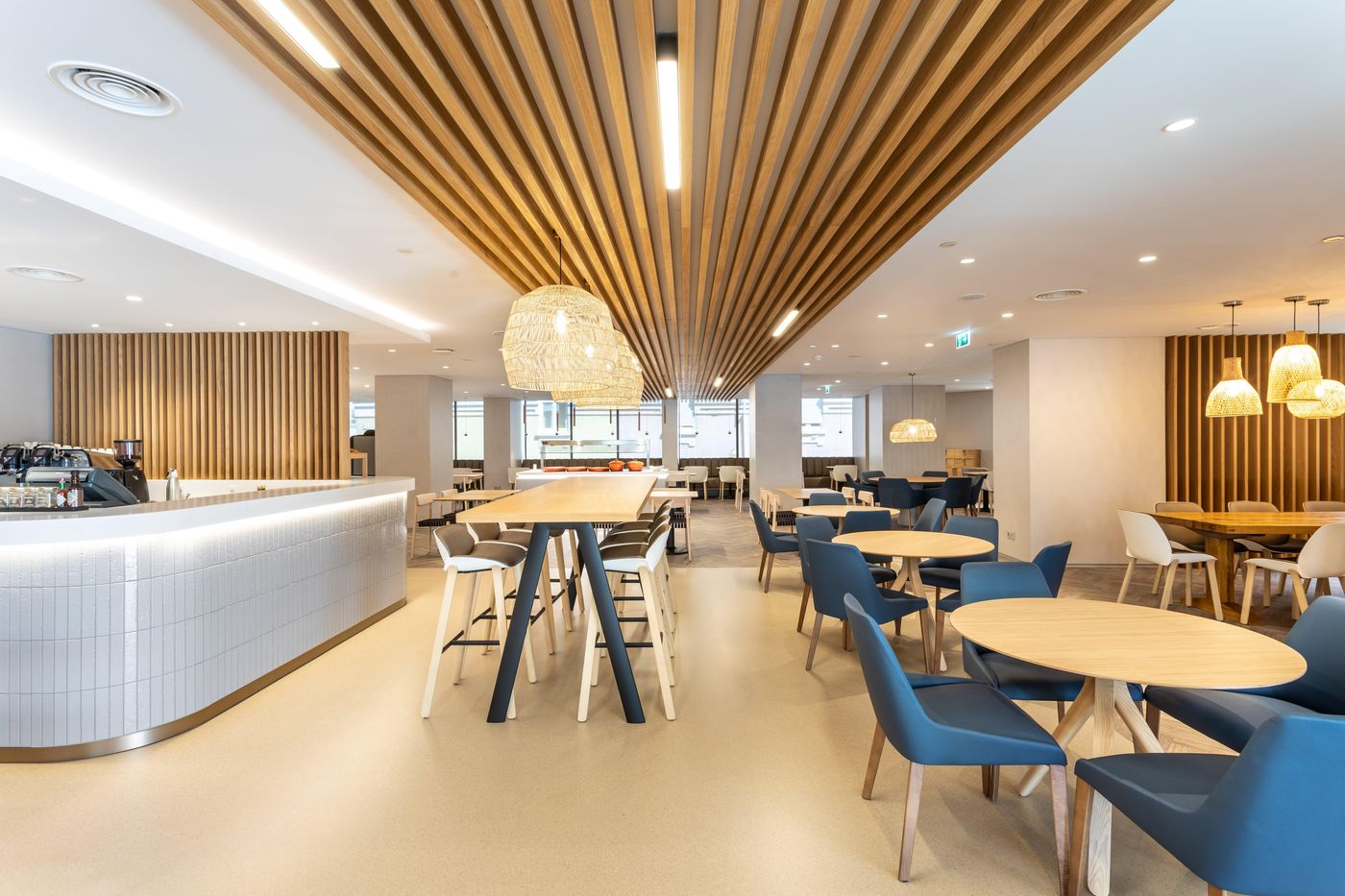 Holiday-Inn-Lisboa-Bar-16