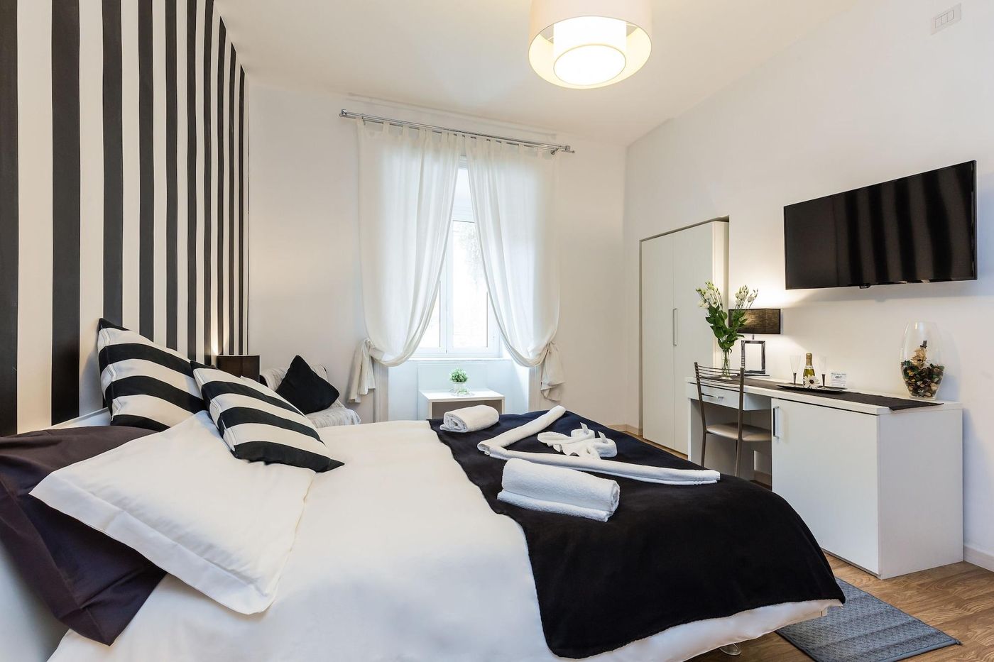 Rione-Monti-Suites-Room-8