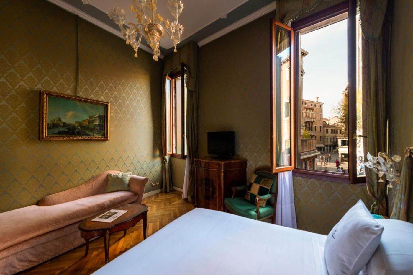 Antico-Doge---a-Member-of-Elizabeth-Hotel-Room-33