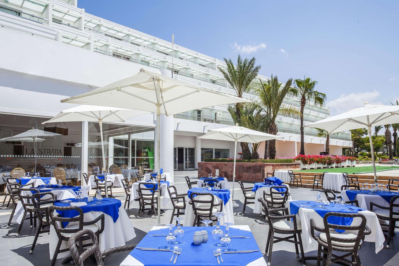 Atlas-Amadil-Beach-Aqua-Sun-Room-16