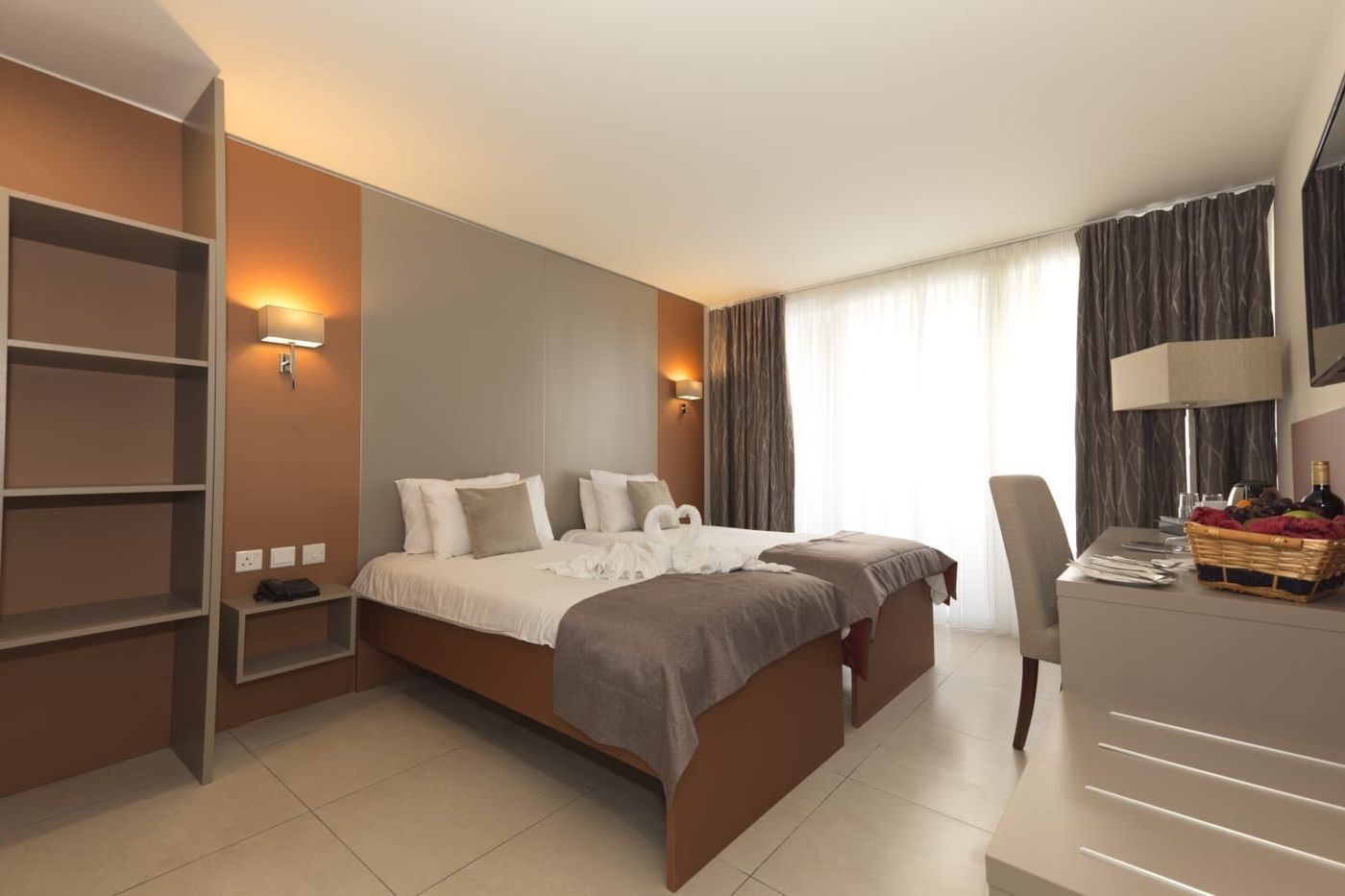 Mayflower-Hotel-Pool-15