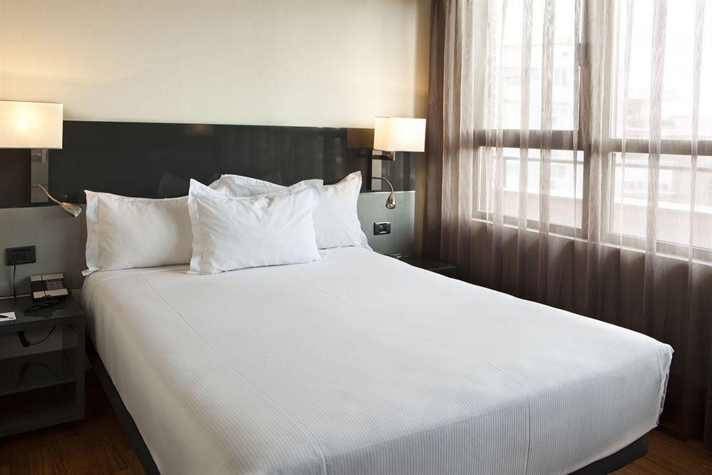 AC-Madrid-Avendia-de-America-General-view-33