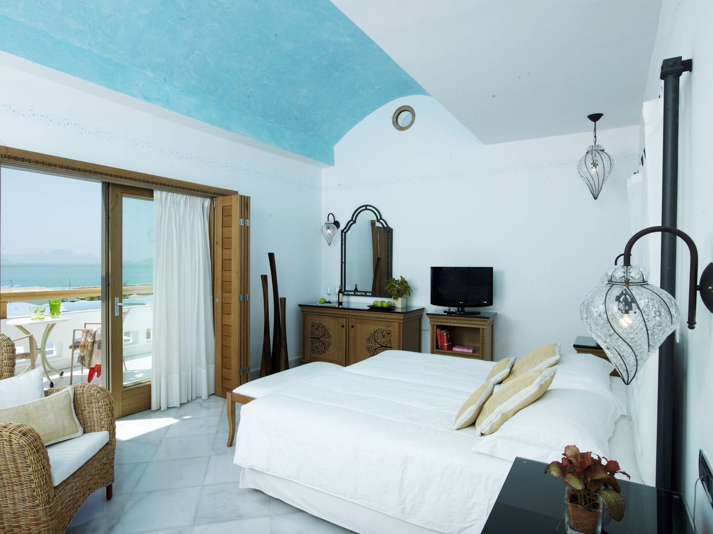 Mitsis-Selection-Blue-Domes-Room-29