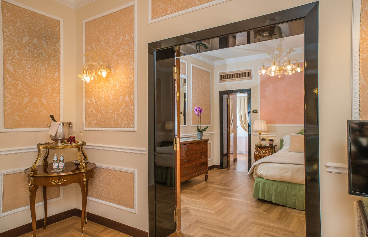 Bernini-Palace-Room-7