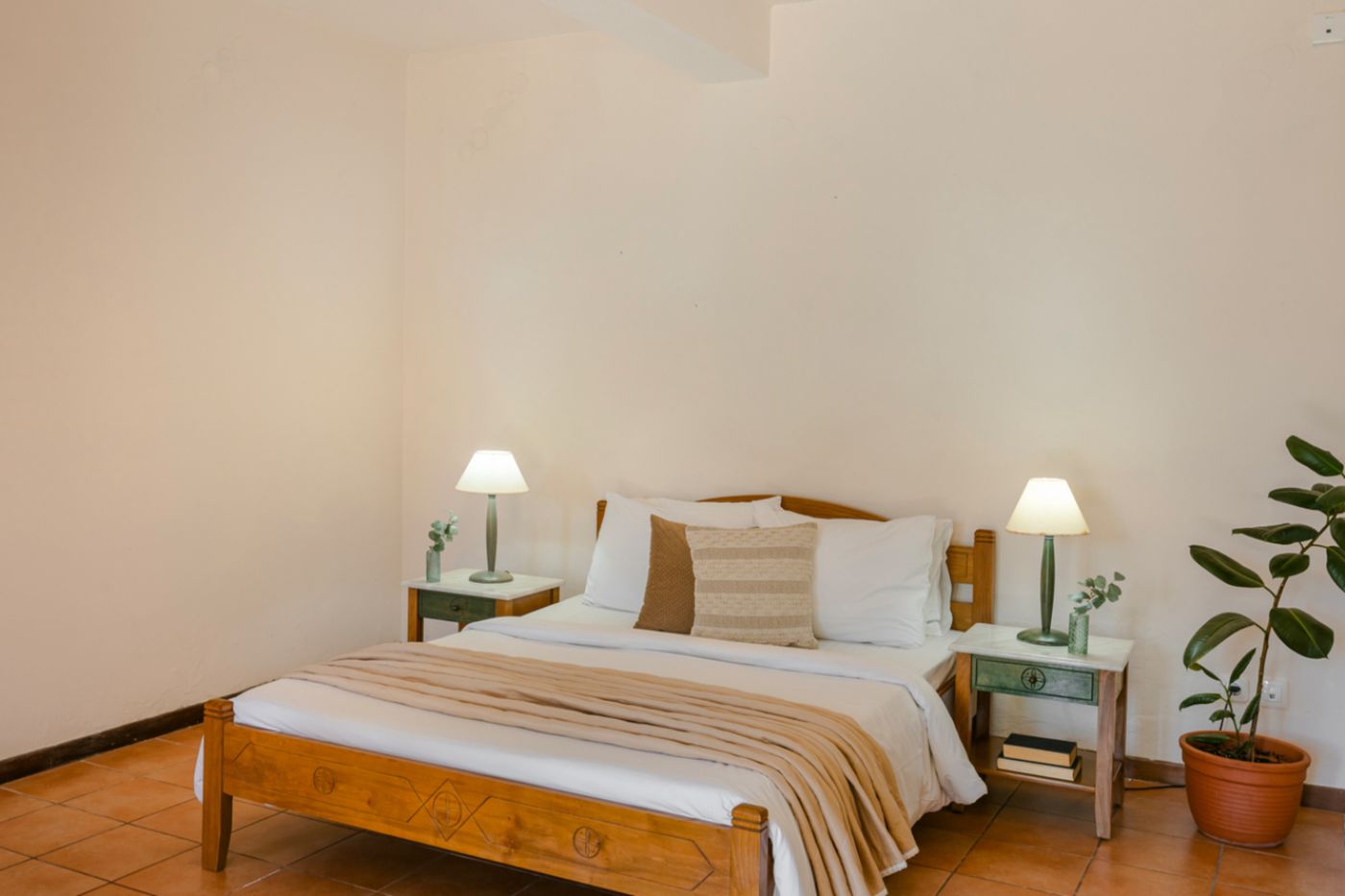 Century-Resort-Apartments-Room-54