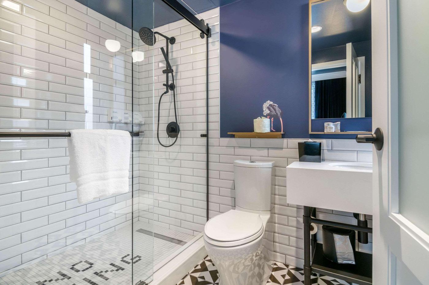 Hotel-Belmont-Vancouver-MGallery-Room-58