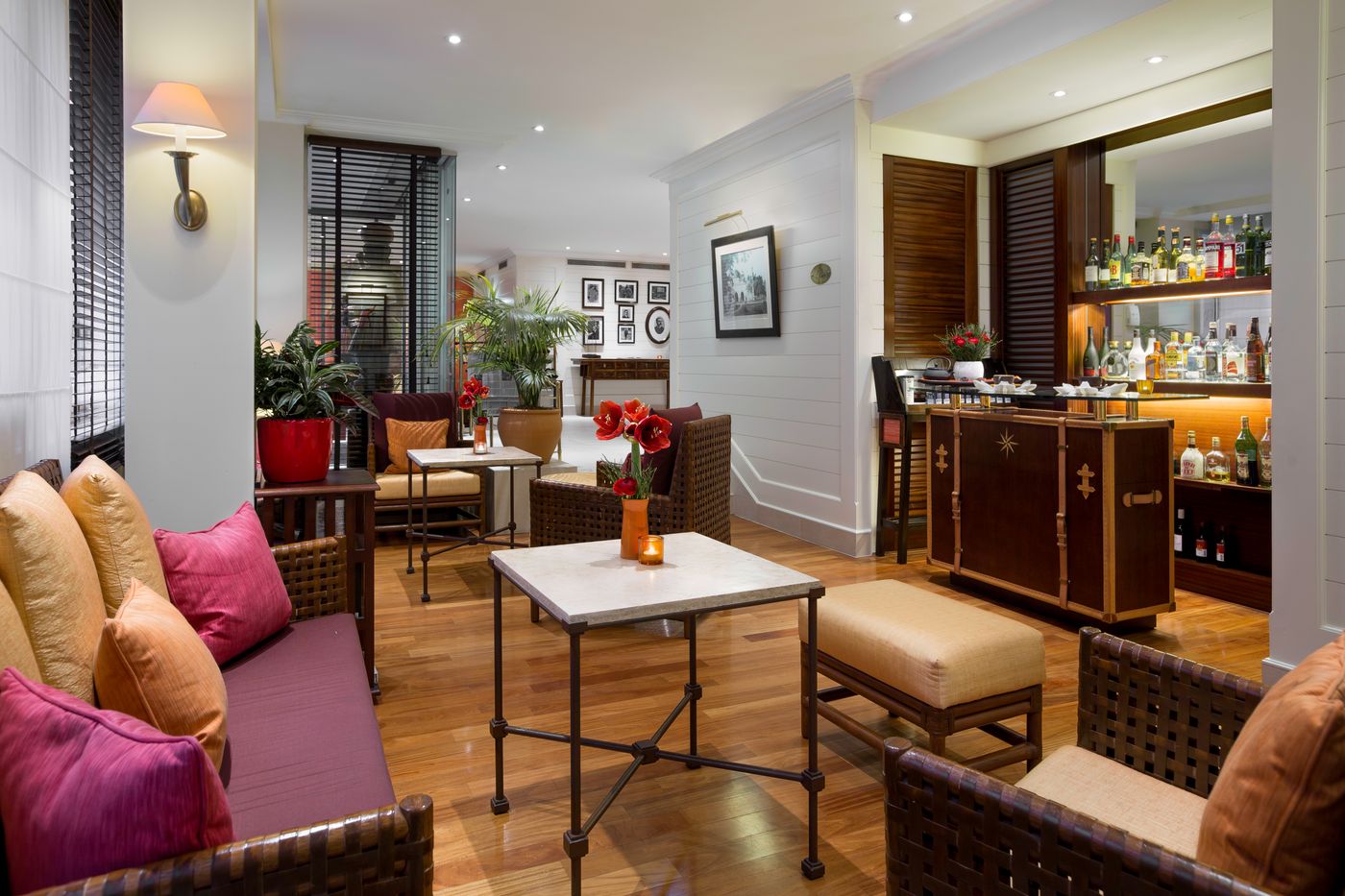 Kipling-Manotel-Bar-9