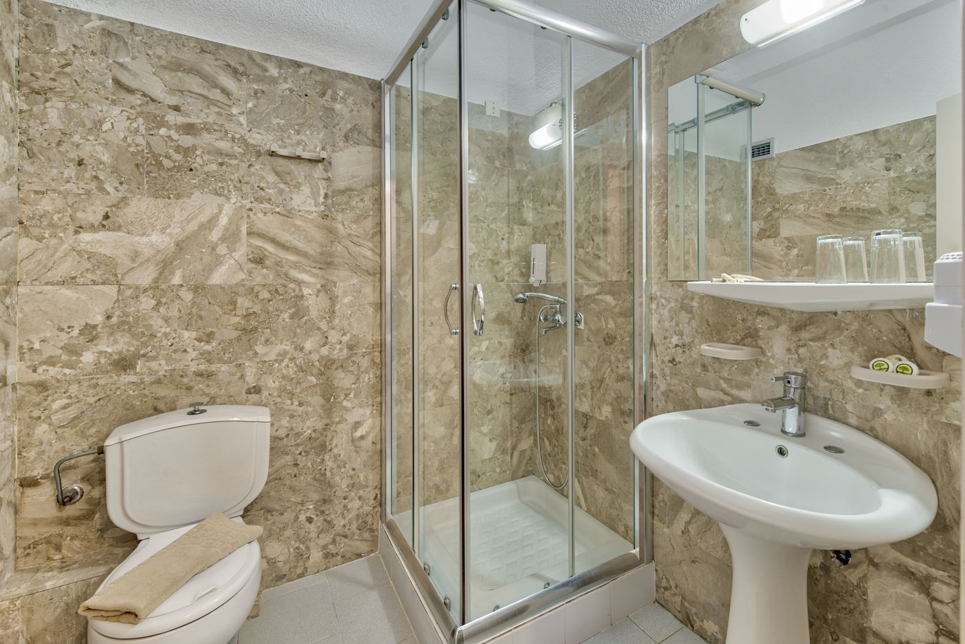 Contessa-Hotel-Room-40