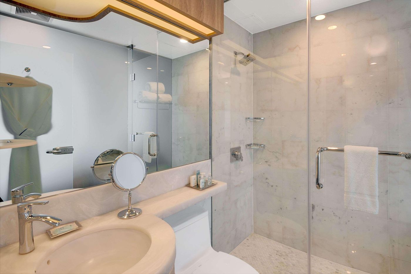 Wyndham-Garden-Brooklyn-Sunset-Park-Room-20