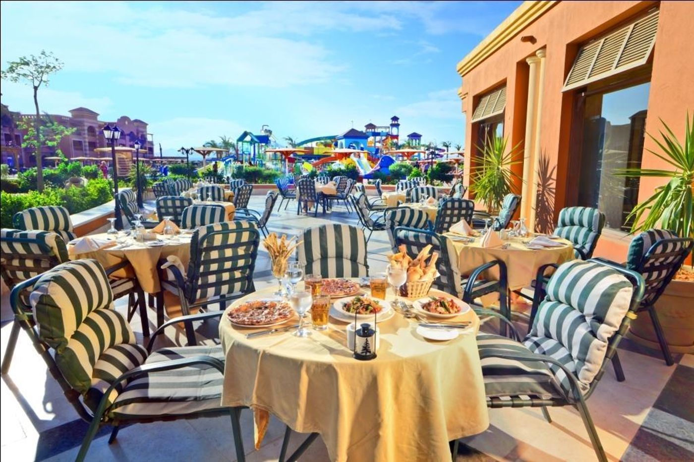 CHARMILLION-Club-Aqua-Park-Restaurant-16