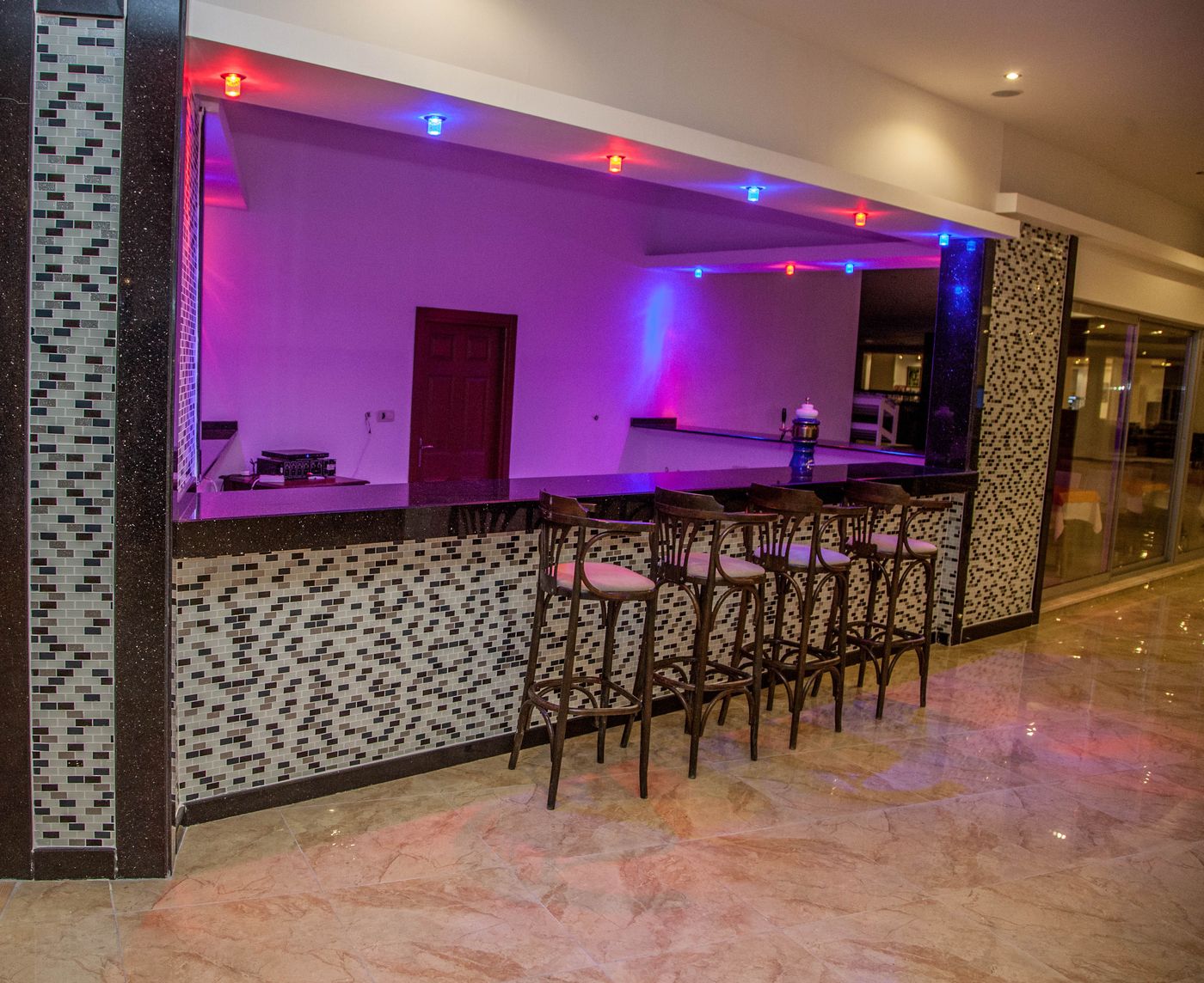 Lonicera--World-Bar-53