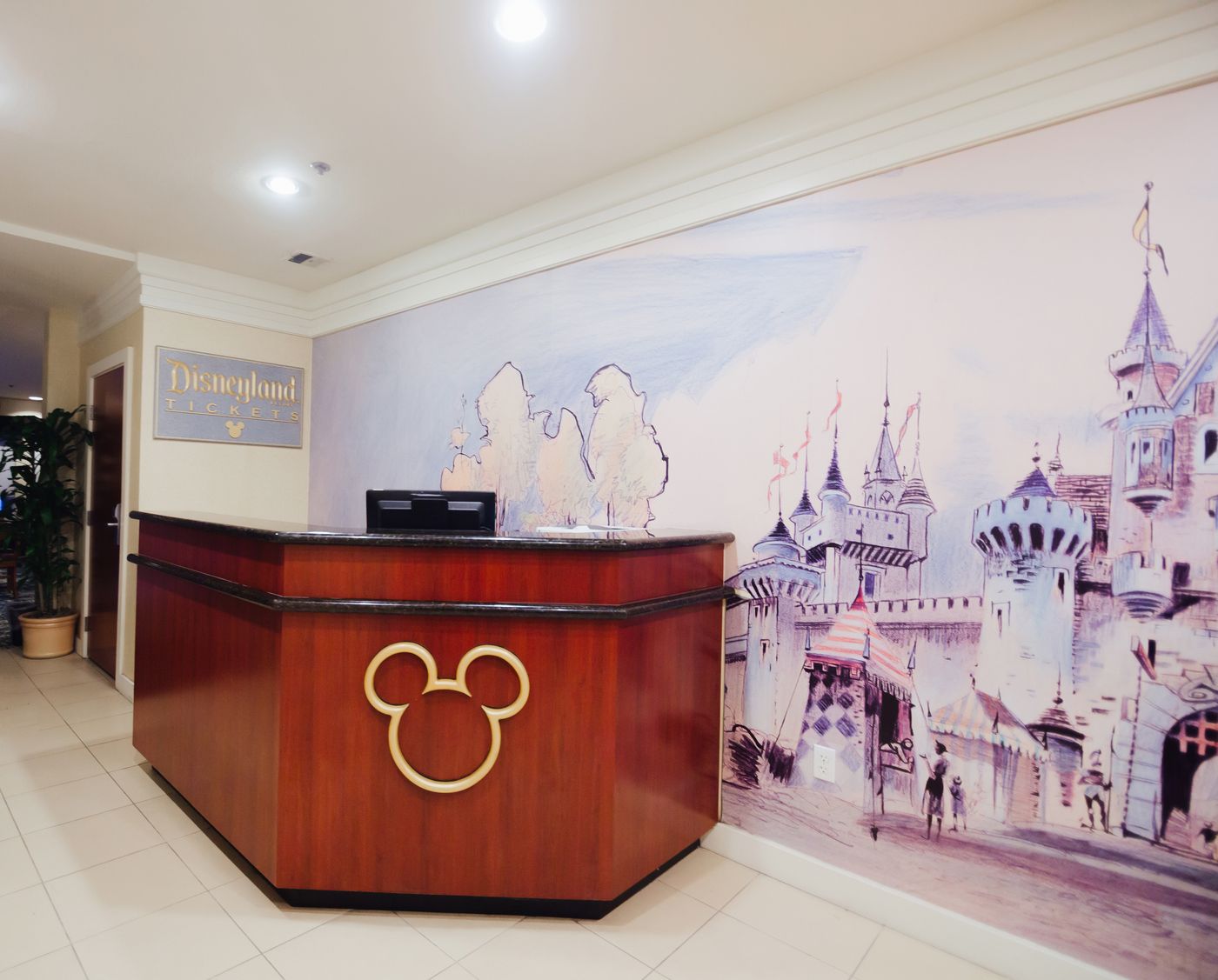 Clementine-Hotel---Suites-Anaheim-Lobby-10