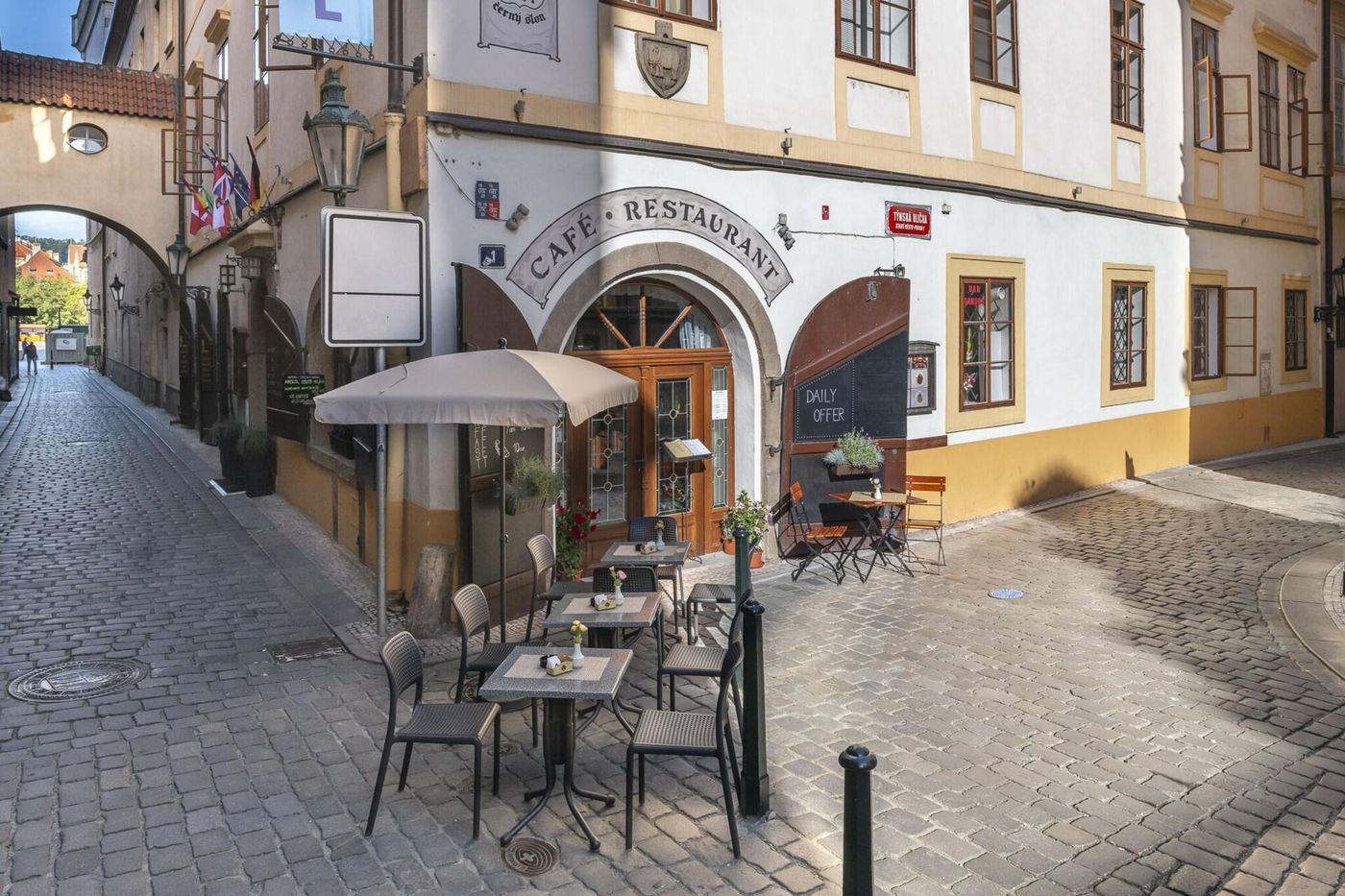 Cerny-Slon-General-view-3