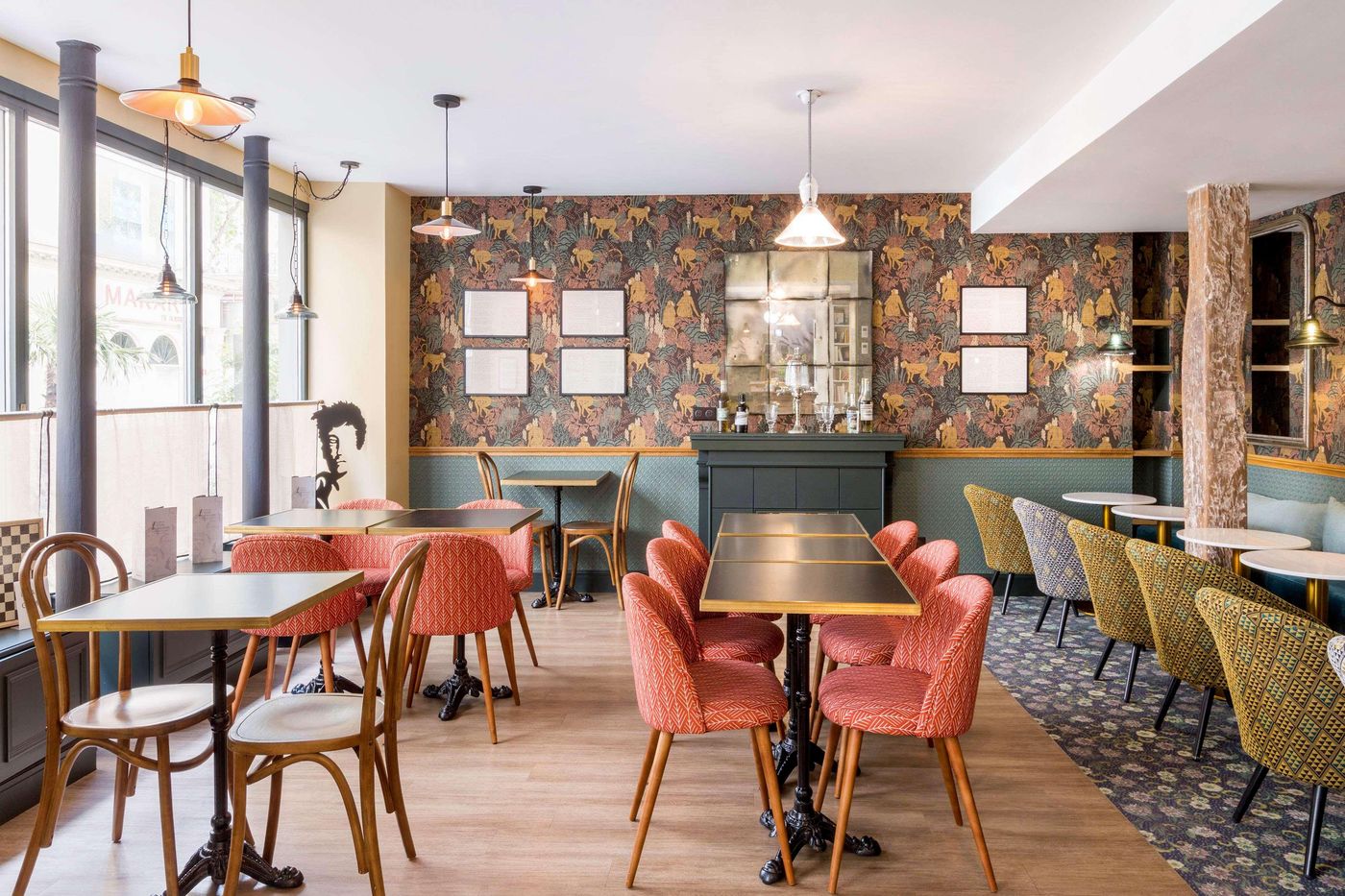 Hotel-Litteraire-Arthur-Rimbaud--BW-Signature-Coll-Restaurant-13