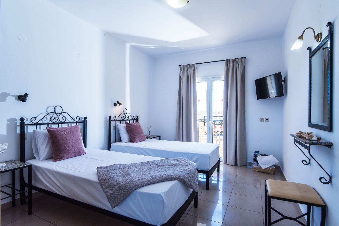 Real-Palace-Hotel---Studios-Room-28