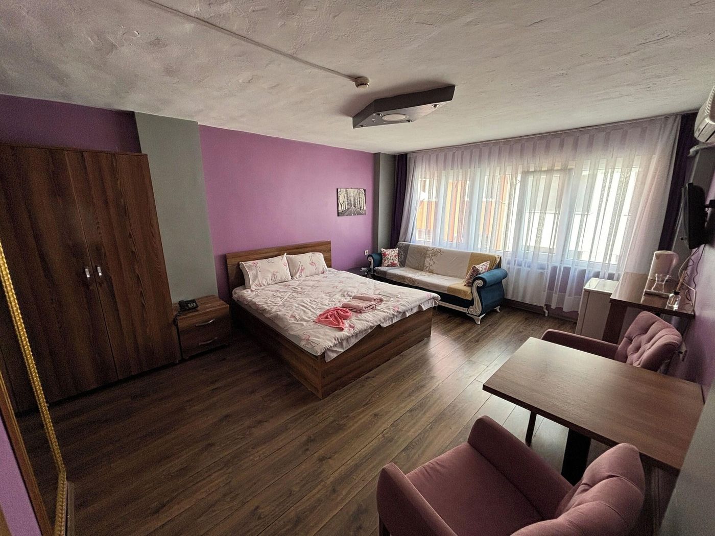 Flamingo Suit-Turkey-SISLI-Room-9