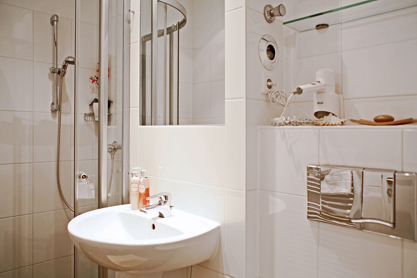 Luetzow-Room-11