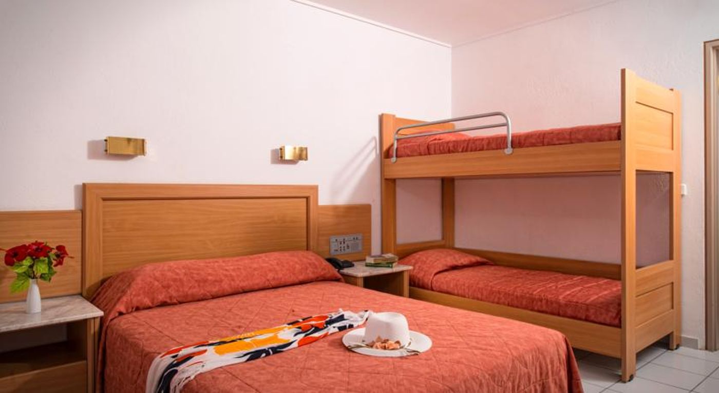 Aks Minoa Palace Hotel