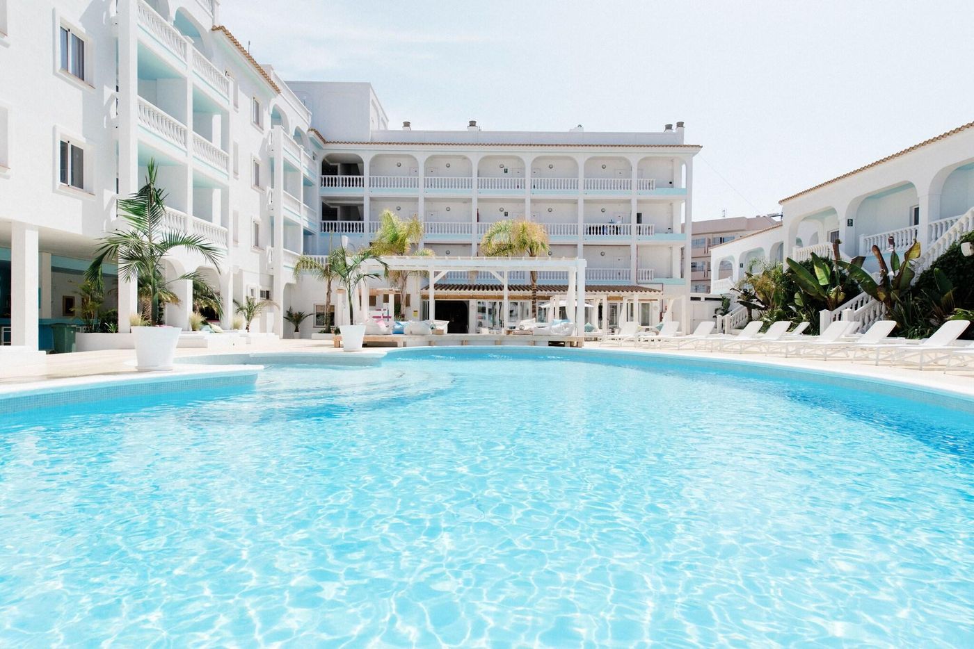 The-Beach-Star-Ibiza-Pool-3