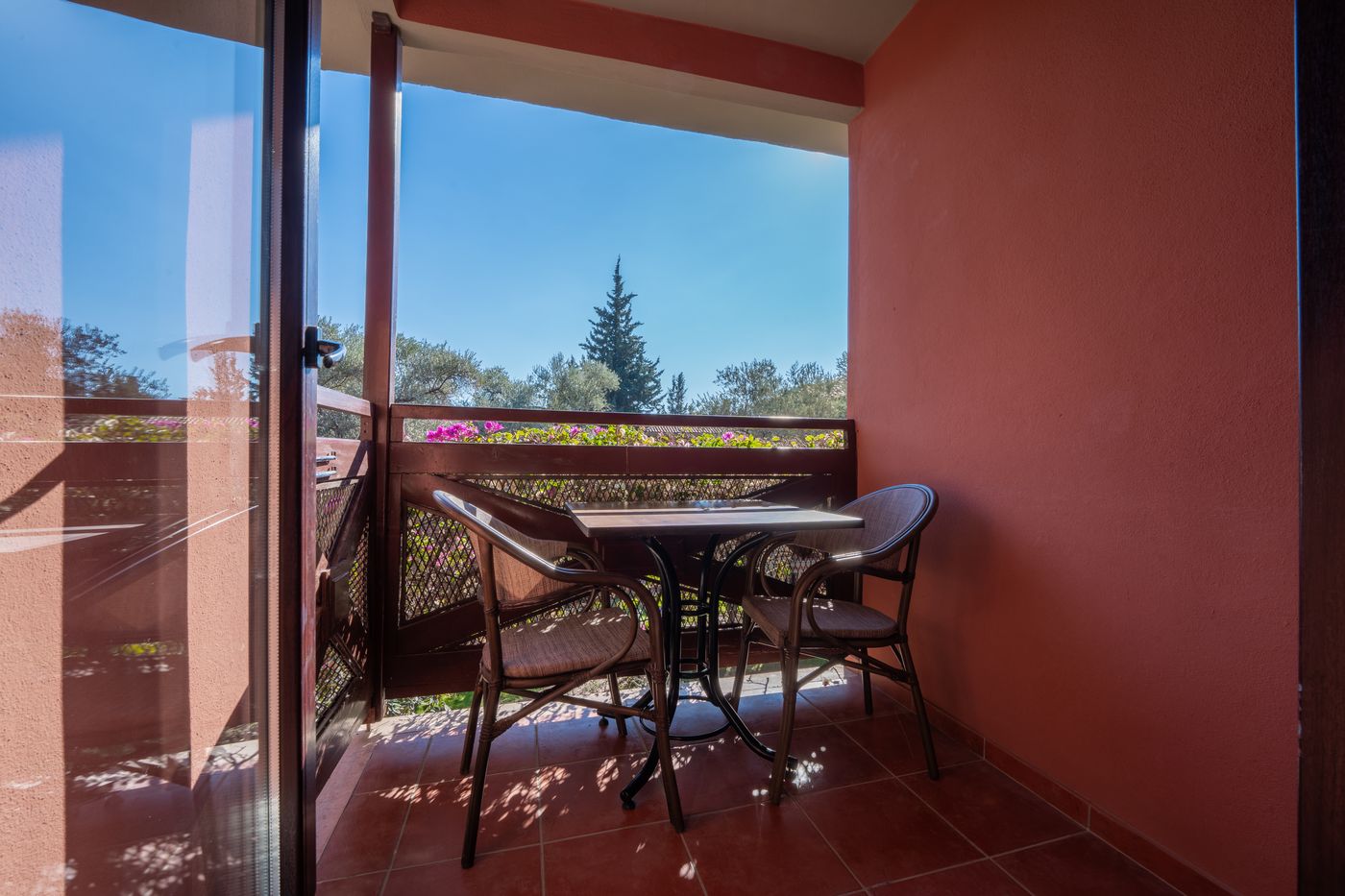 Large Triple Room (9).jpg