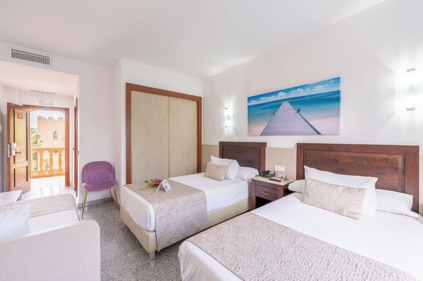 Hotel-Plaza-del-Castillo-Room-17