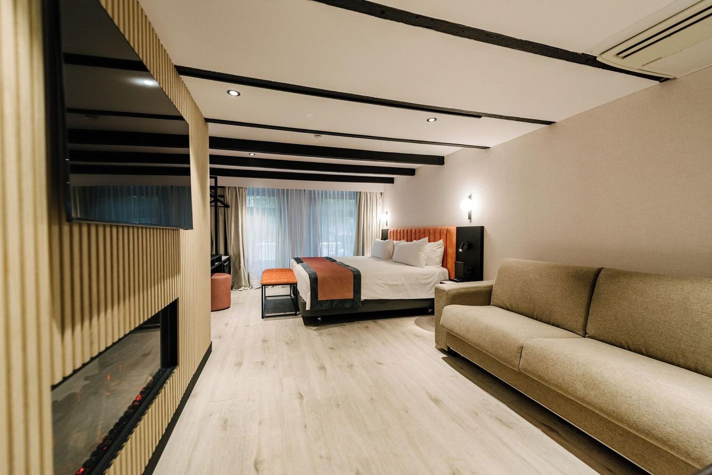 Catalonia-Vondel-Amsterdam-Room-39