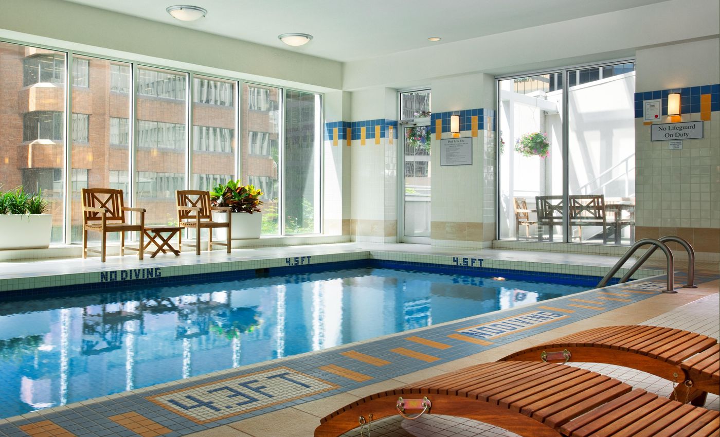 Vancouver-Marriott-Pinnacle-Downtown-Pool-73