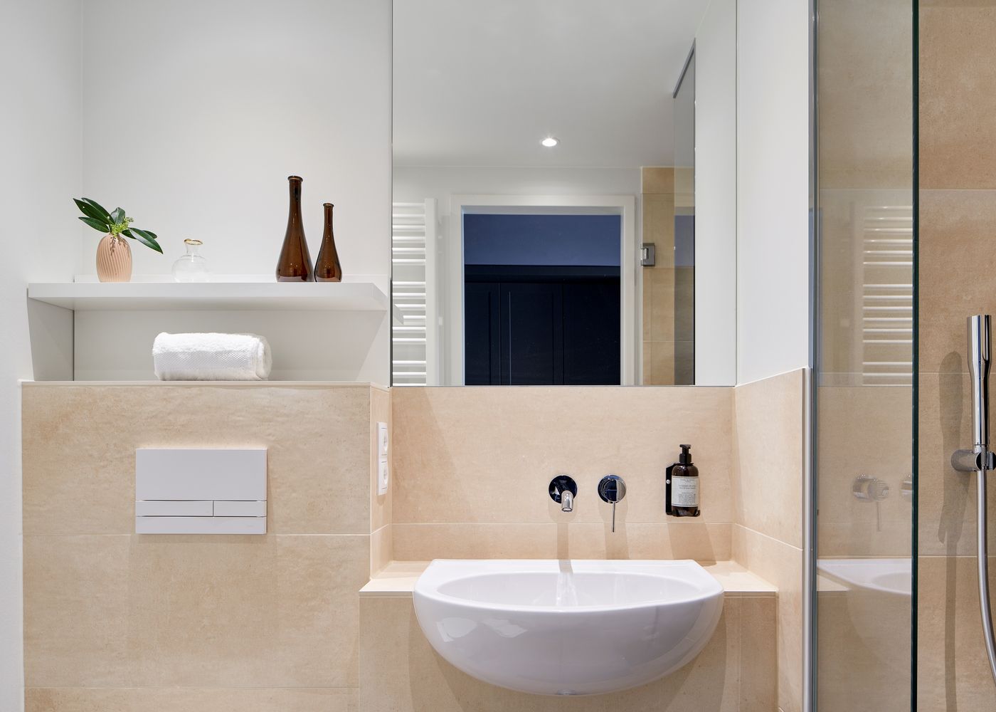 Schwan-Locke--Landwehrstrasse-Room-46