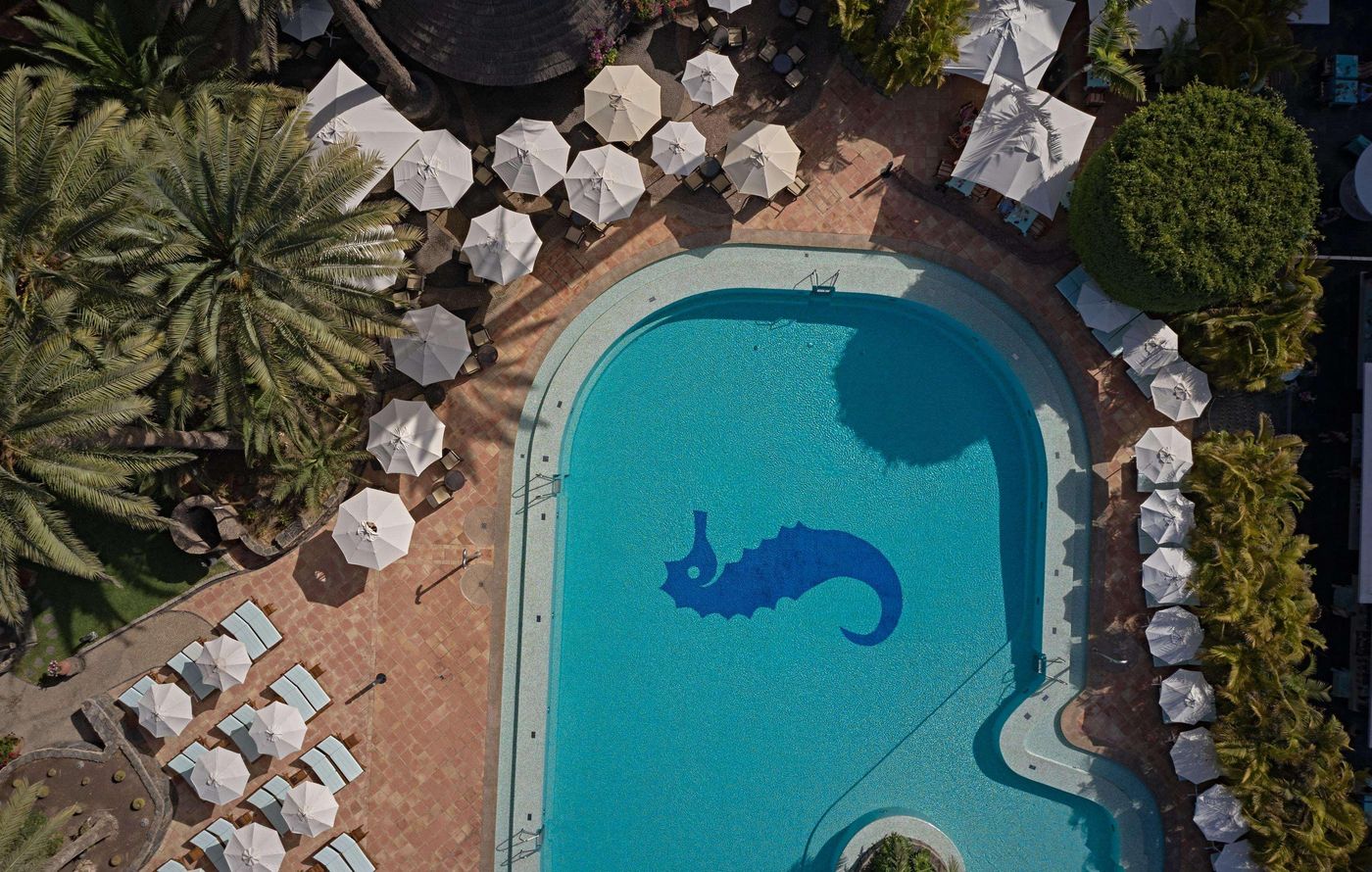 Seaside-Palm-Beach-Pool-12