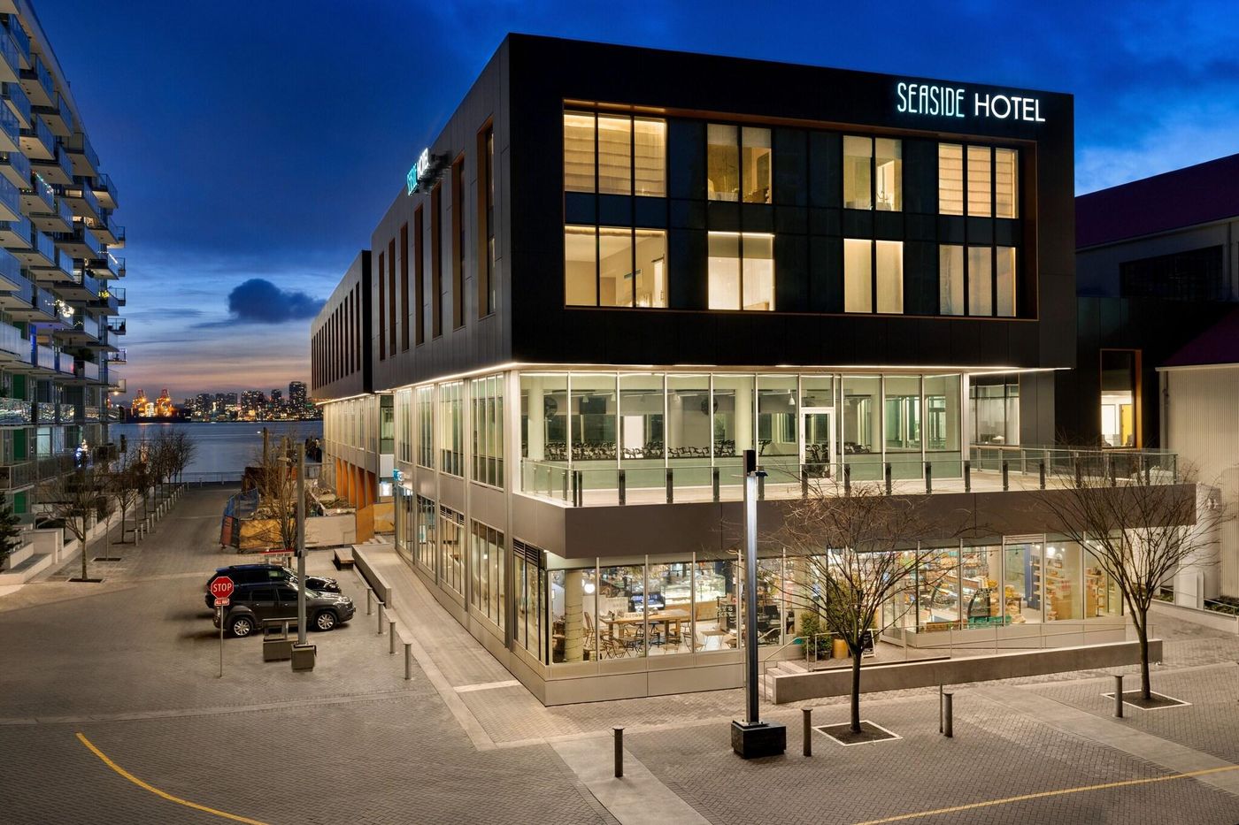 Seaside-Hotel-North-Vancouver-General-view-2