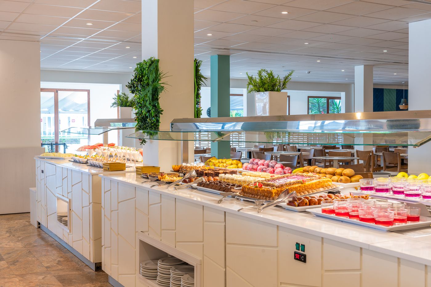 Leonardo-Royal-Hotel-Ibiza-Santa-Eulalia-Restaurant-40