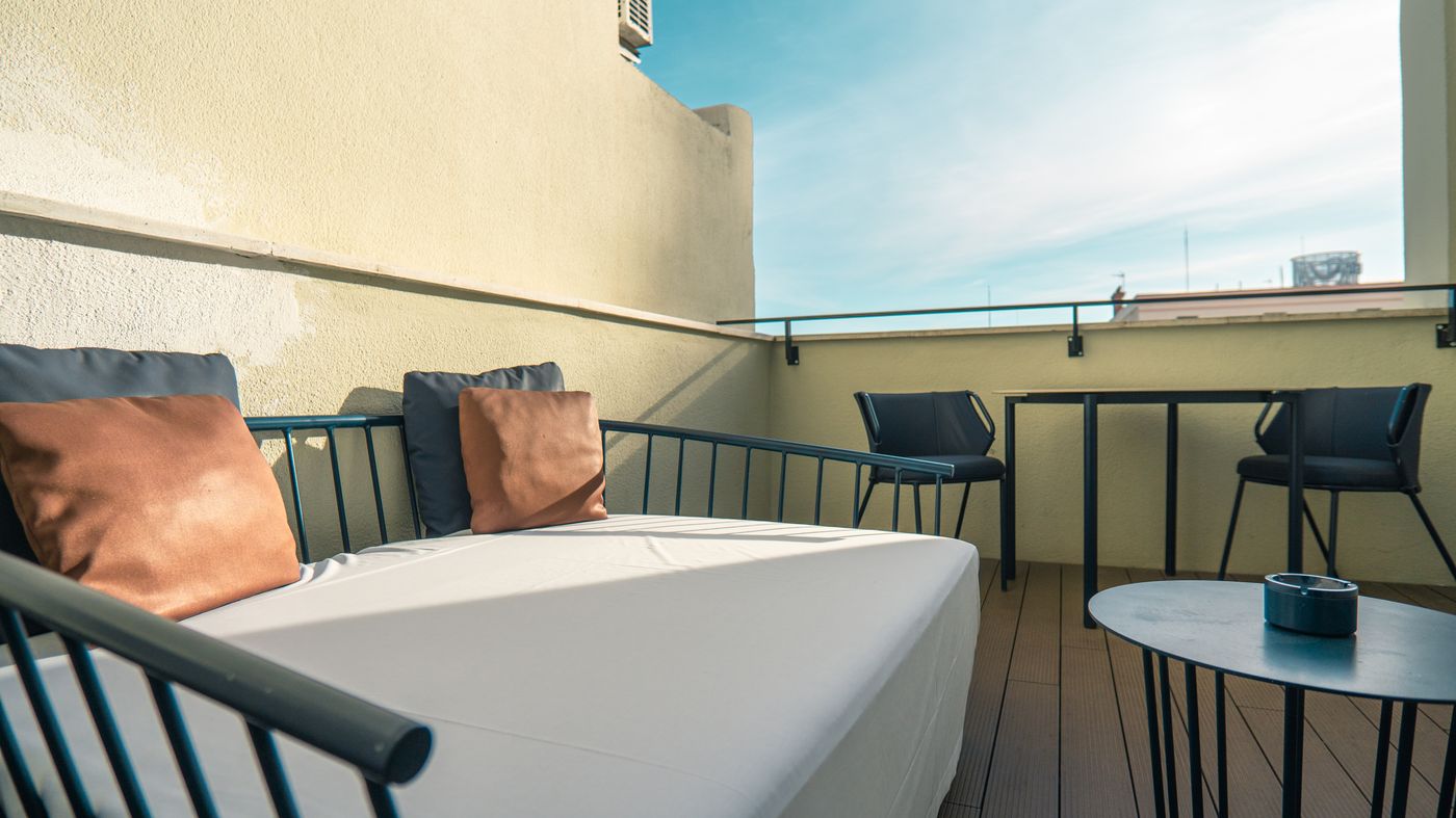 Smartrental-Collection-Gran-Via-Centric-II-Room-8