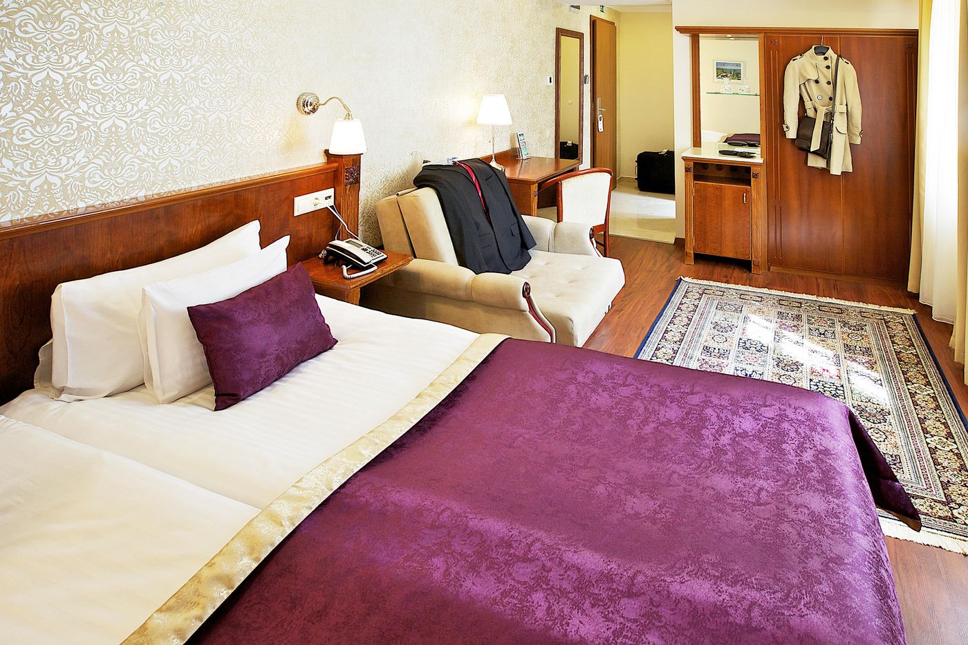 Gold-Hotel-Budapest-Room-18