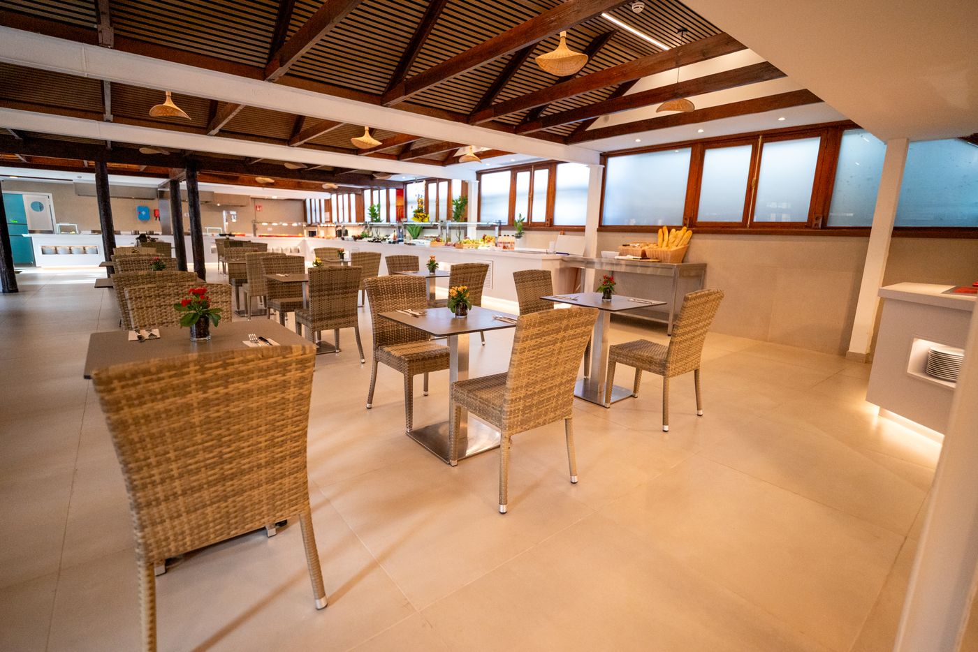 19.08.25 HL Miraflor Suites