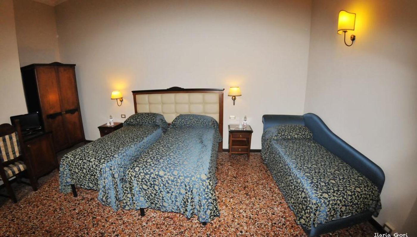 HHB-Hotel---Florencia-Room-11
