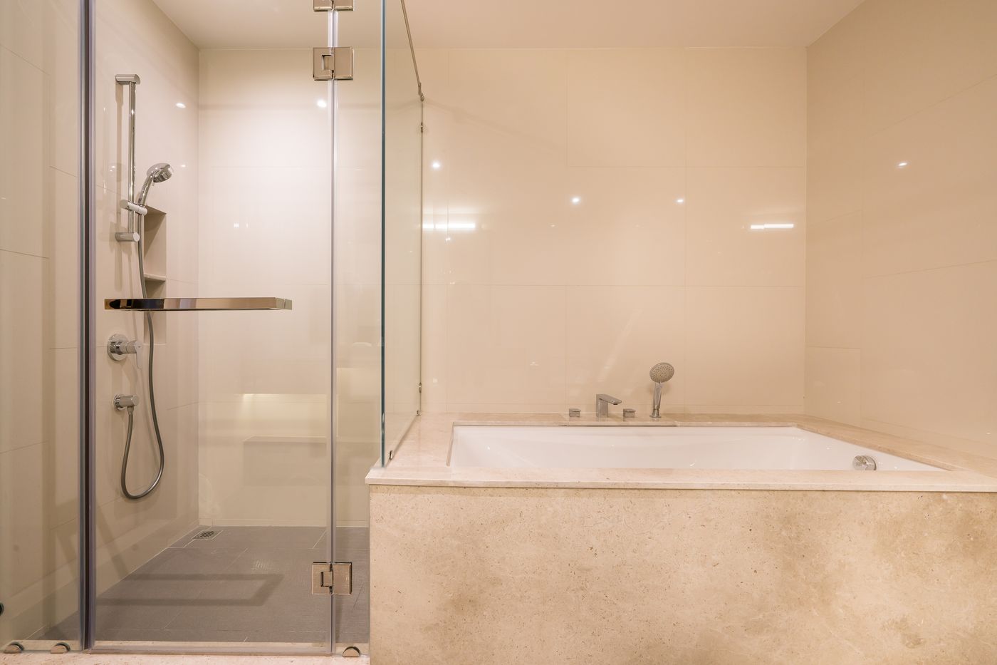 The-Key-Premier-Hotel-Sukhumvit-Room-37