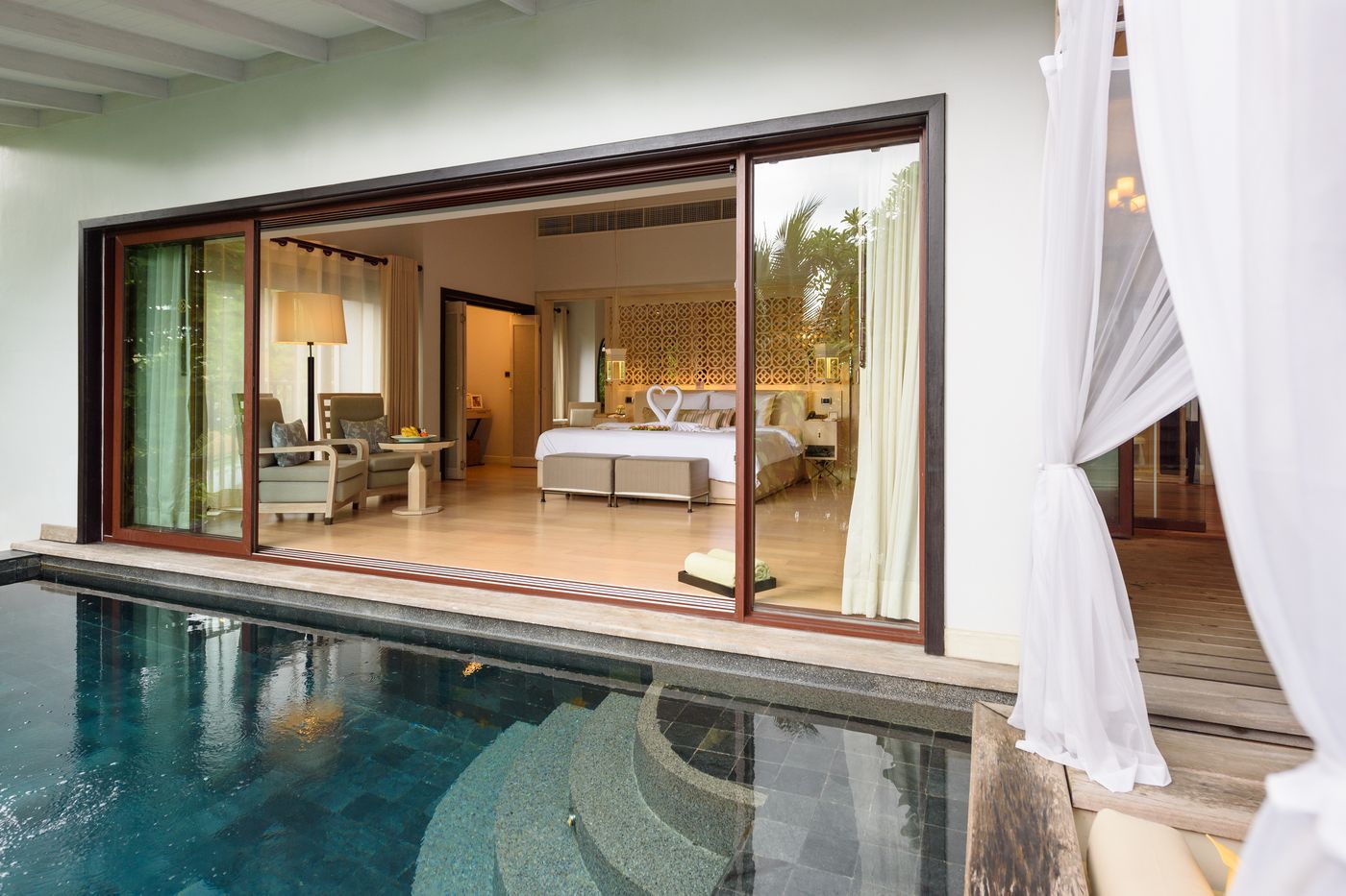 The-Shore-at-Katathani-Room-60