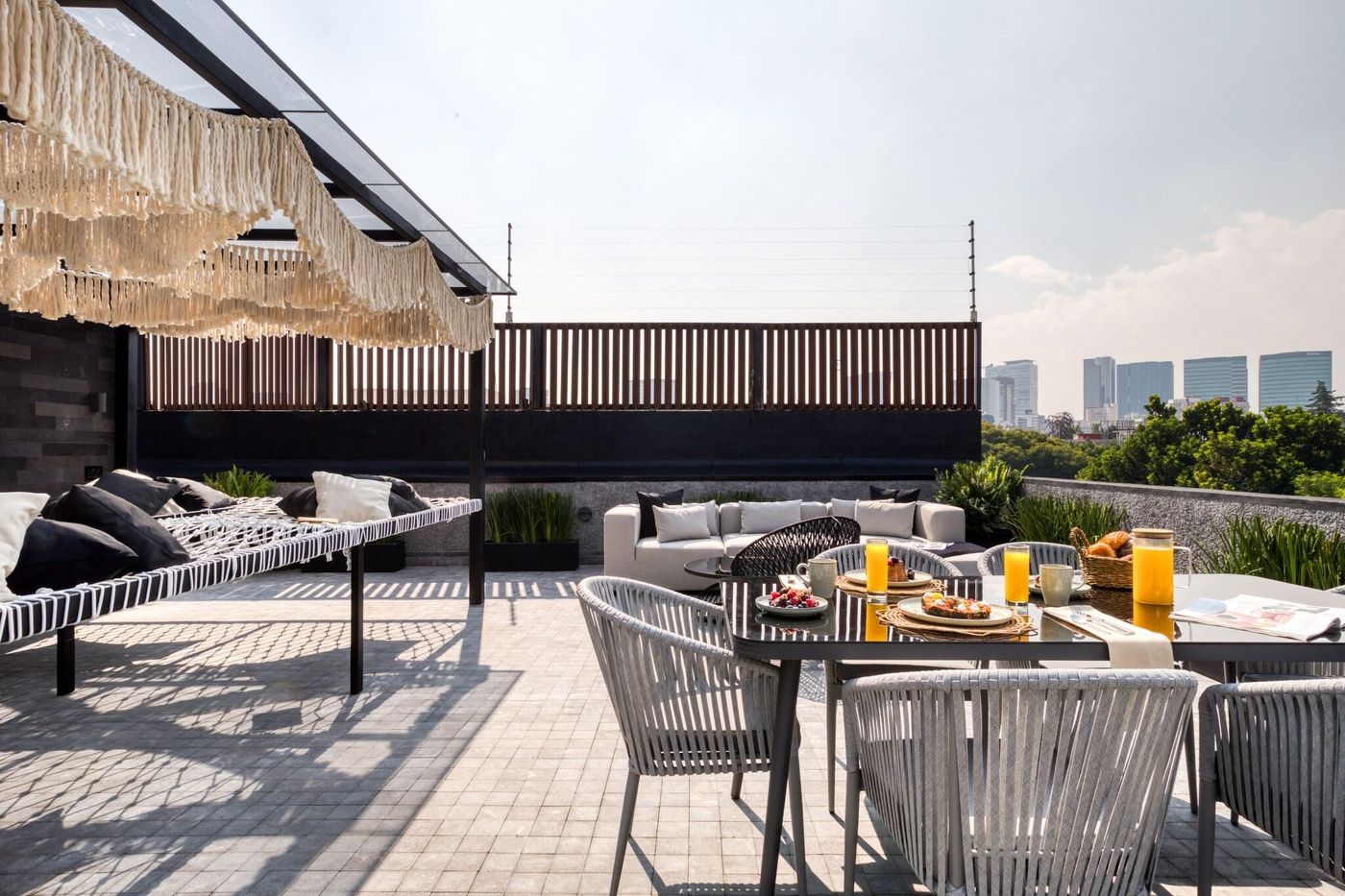 Uliv Poe 240-Mexico-Mexico City-General view-1