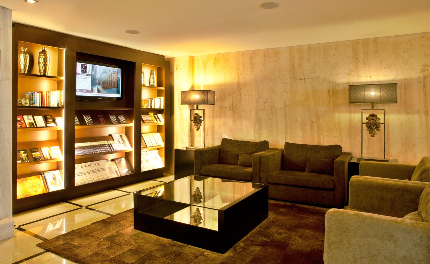 Turim-Alameda-Hotel-Lobby-8