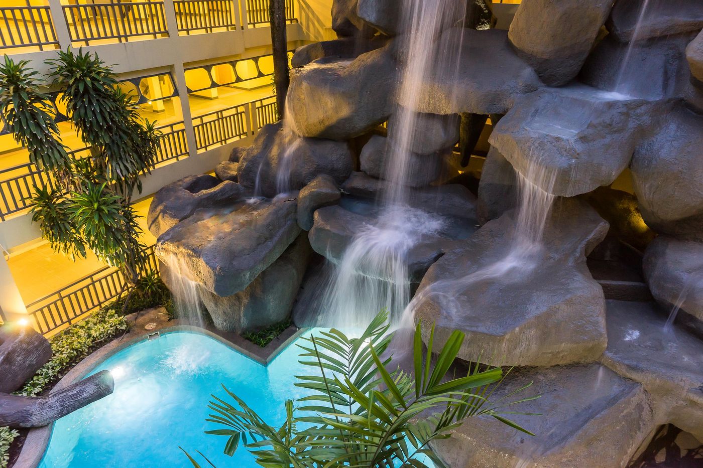 Phuket-Marriott-Resort---Spa--Merlin-Beach-Pool-78