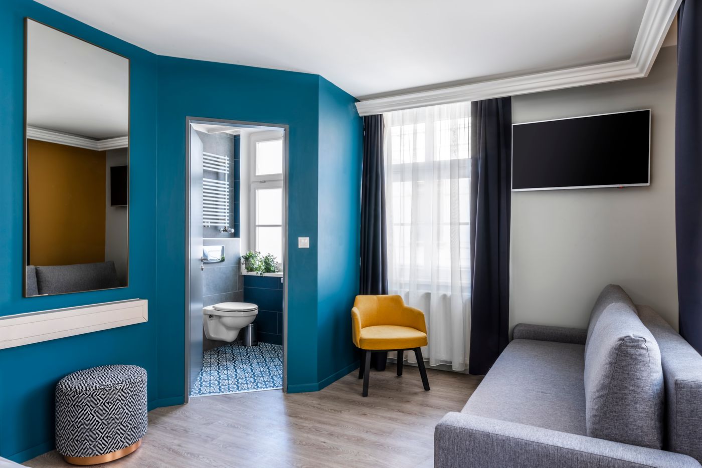 Cosmo-City-Hotel-Room-16