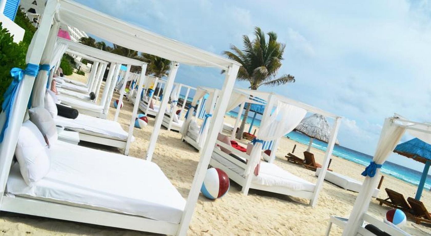 The-Pyramid-at-Grand-Oasis-Beach-95