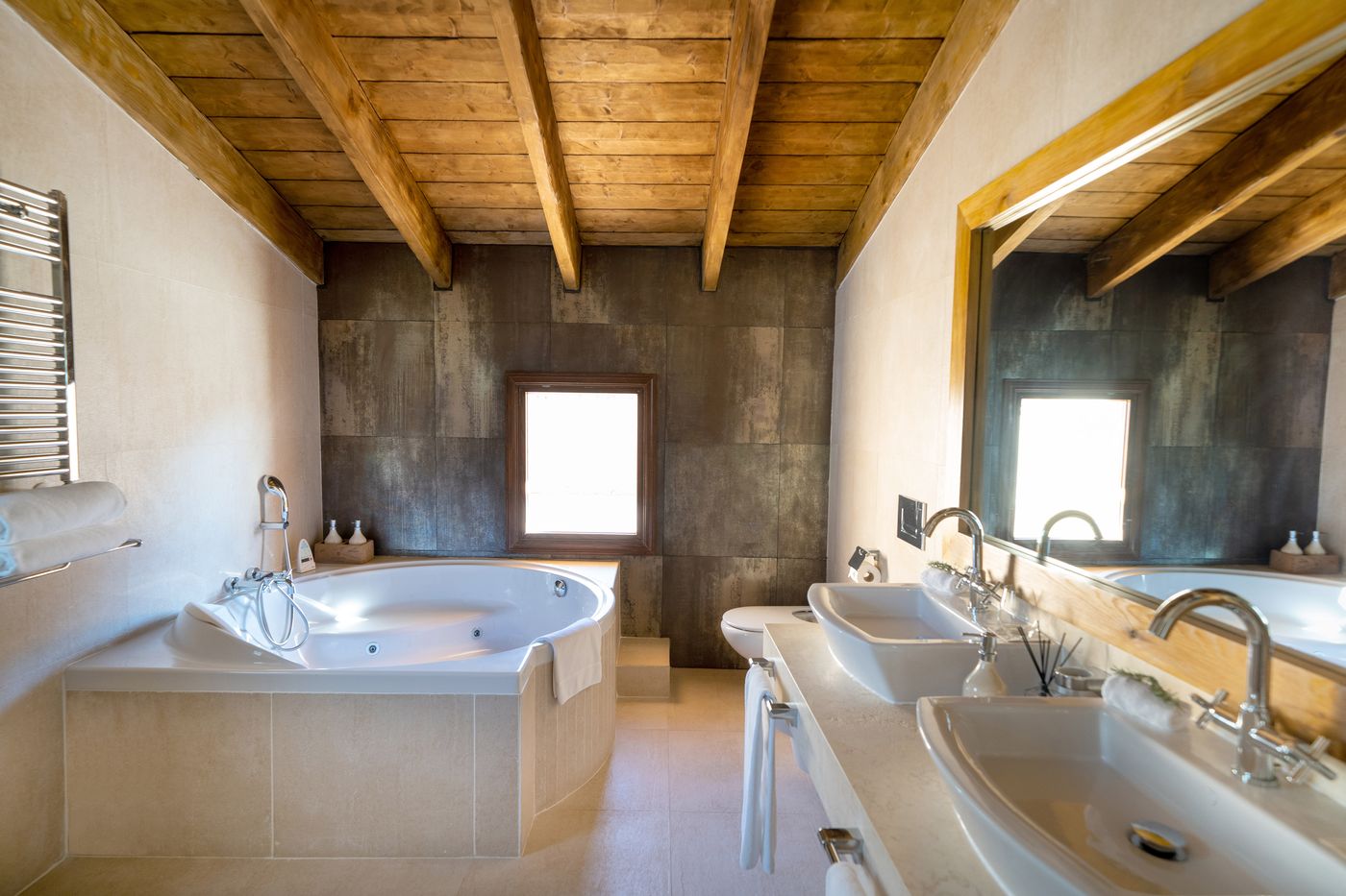 Ratxo Retreat Member of Melia Collection 