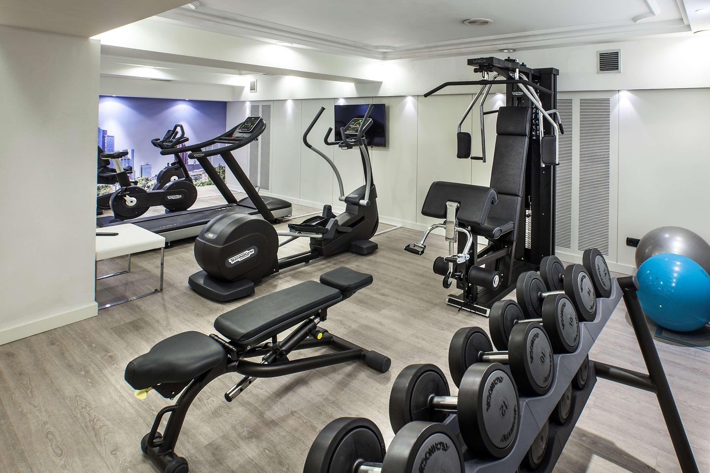 NH-Madrid-Balboa-Sports-and-Entertainment-60