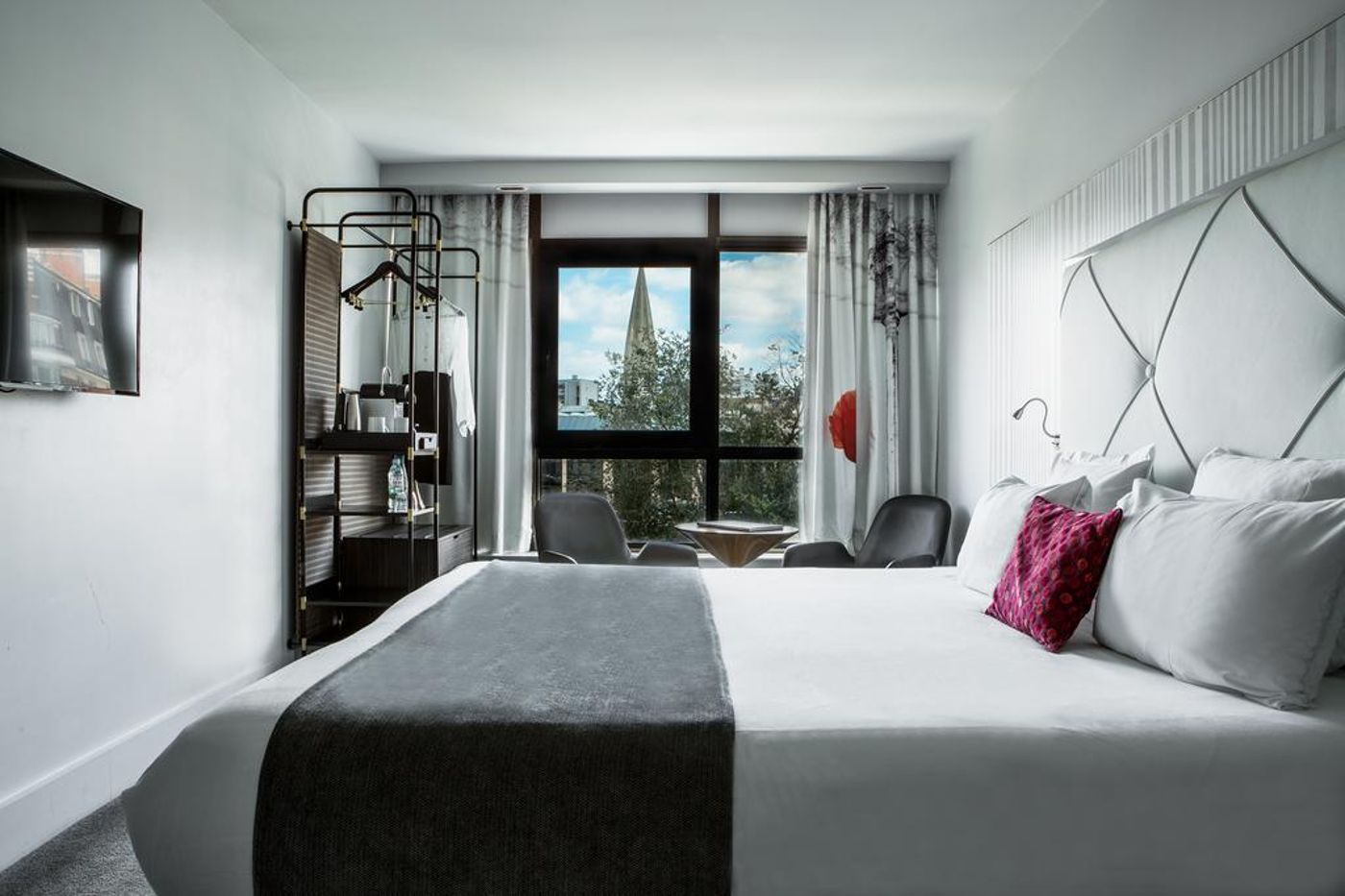 Le-Parisis-Hotel-Room-7