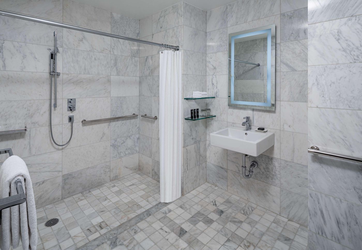 Dream-Midtown-Room-32